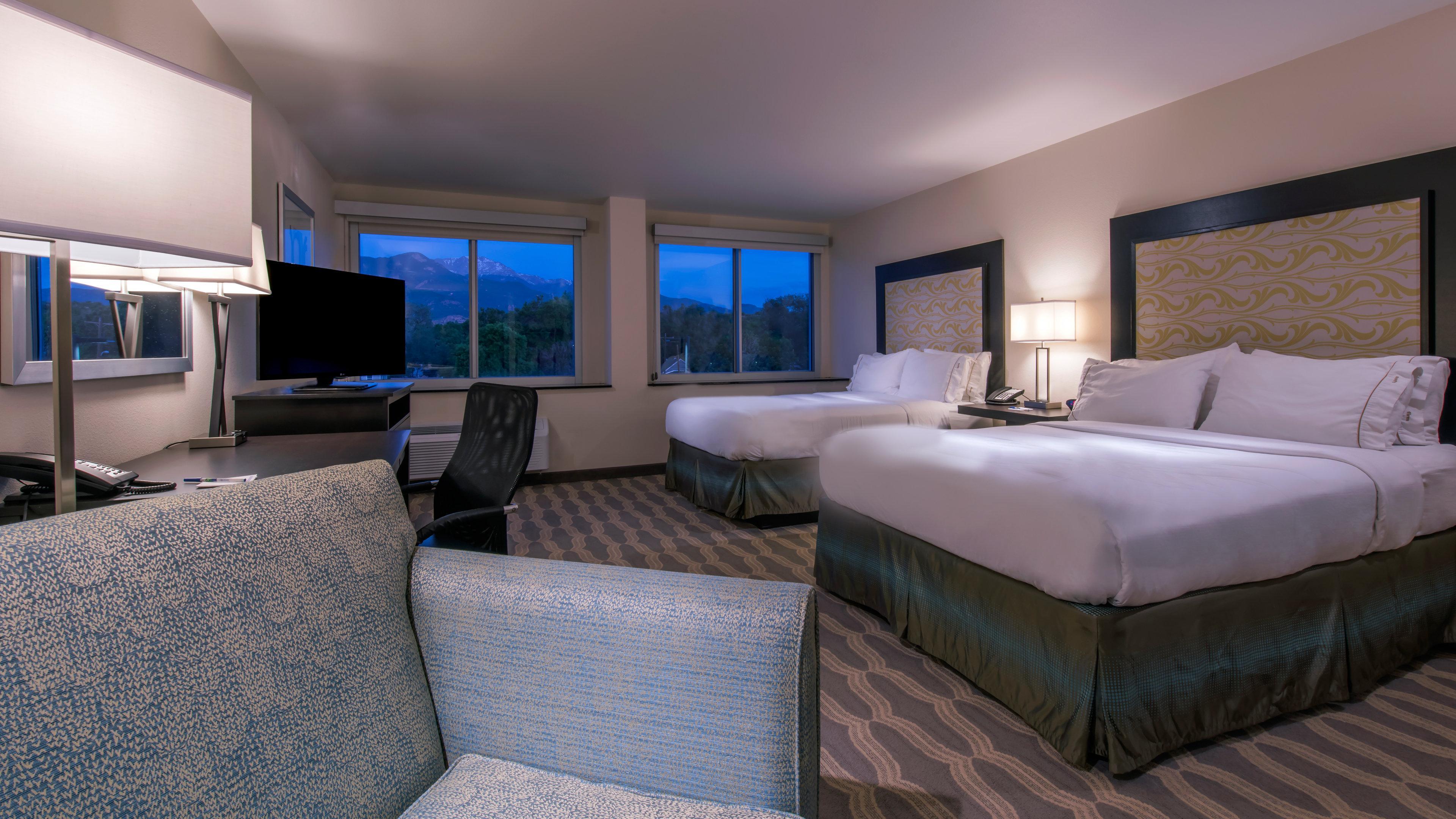 Holiday Inn Express & Suites Colorado Springs Central By Ihg Exterior foto
