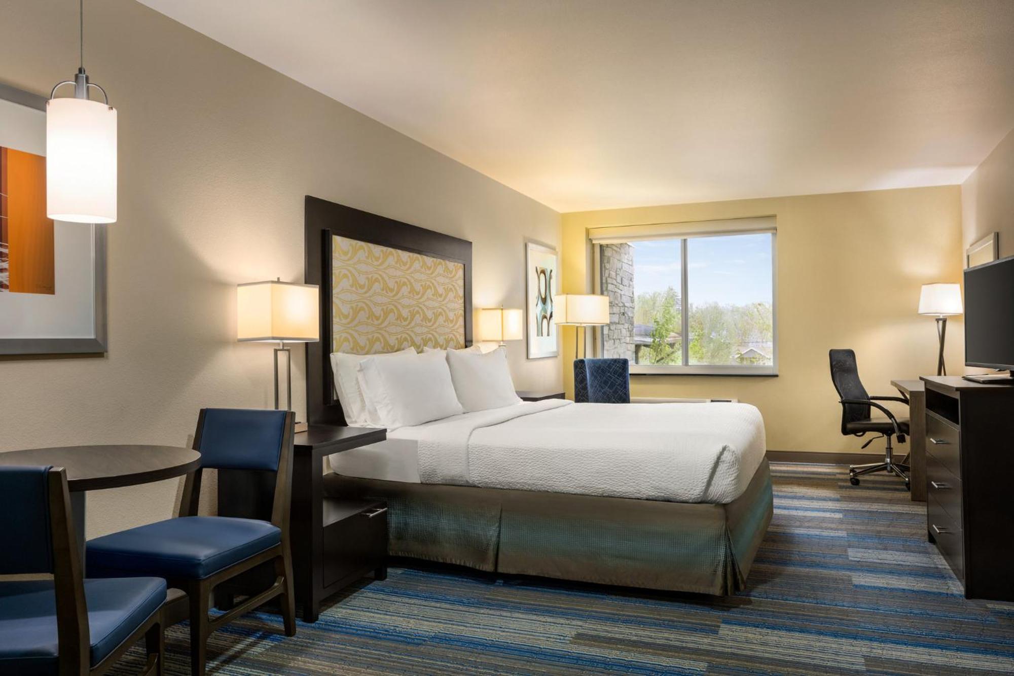 Holiday Inn Express & Suites Colorado Springs Central By Ihg Exterior foto