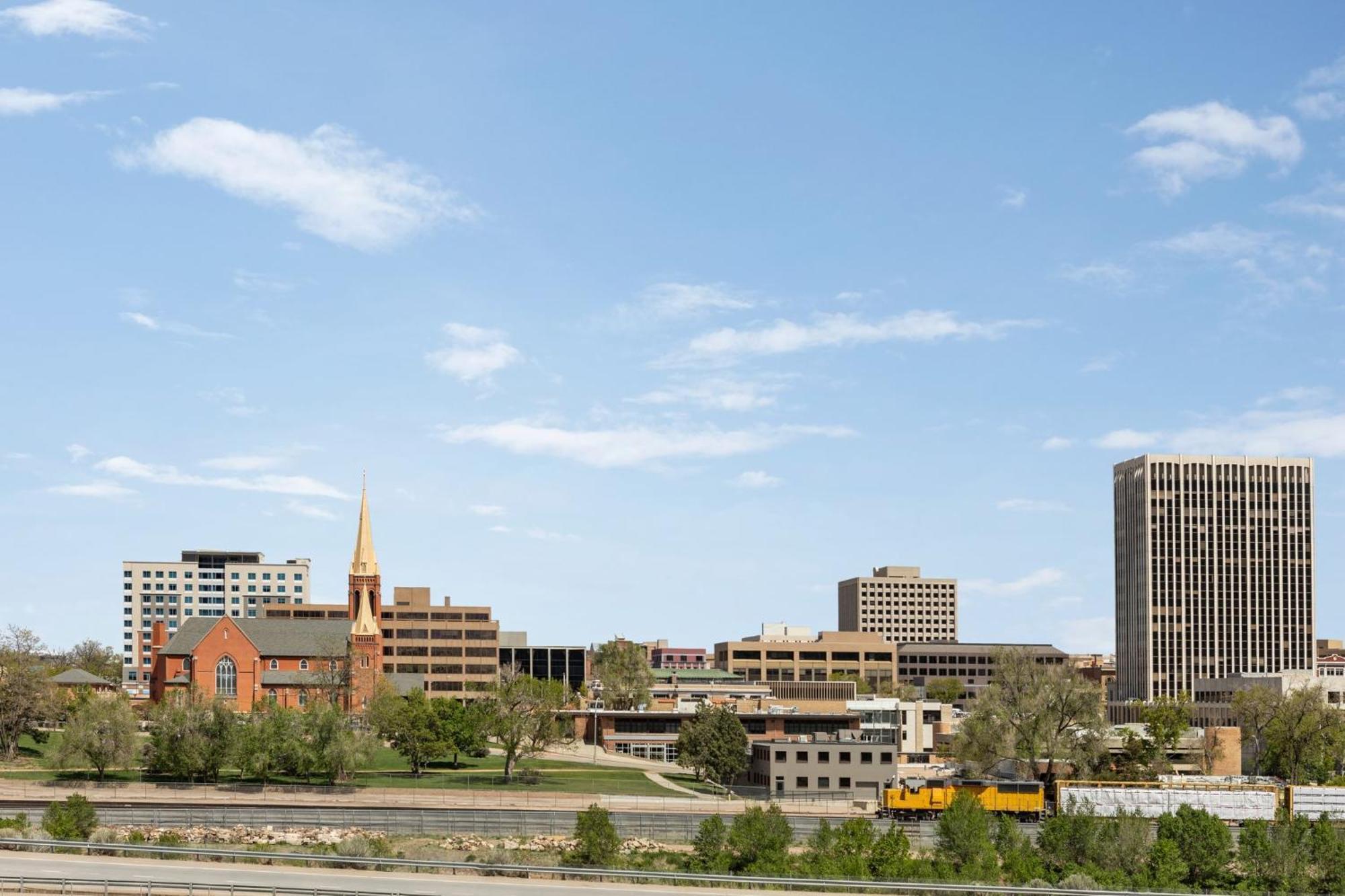 Holiday Inn Express & Suites Colorado Springs Central By Ihg Exterior foto